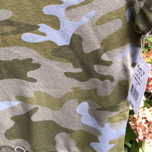 AWAKE! NEW! camo print crop top. - Picture 4 of 6